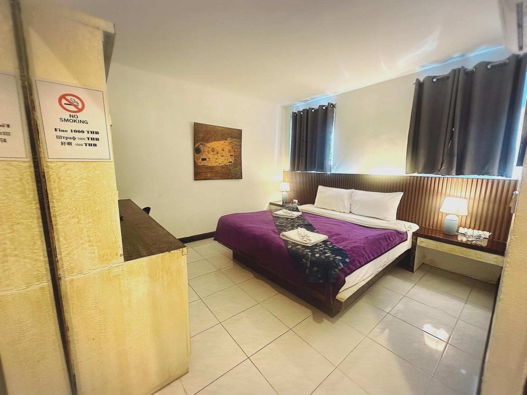 The Shades Hotel 50 Meter Beach Front Patong Extérieur photo